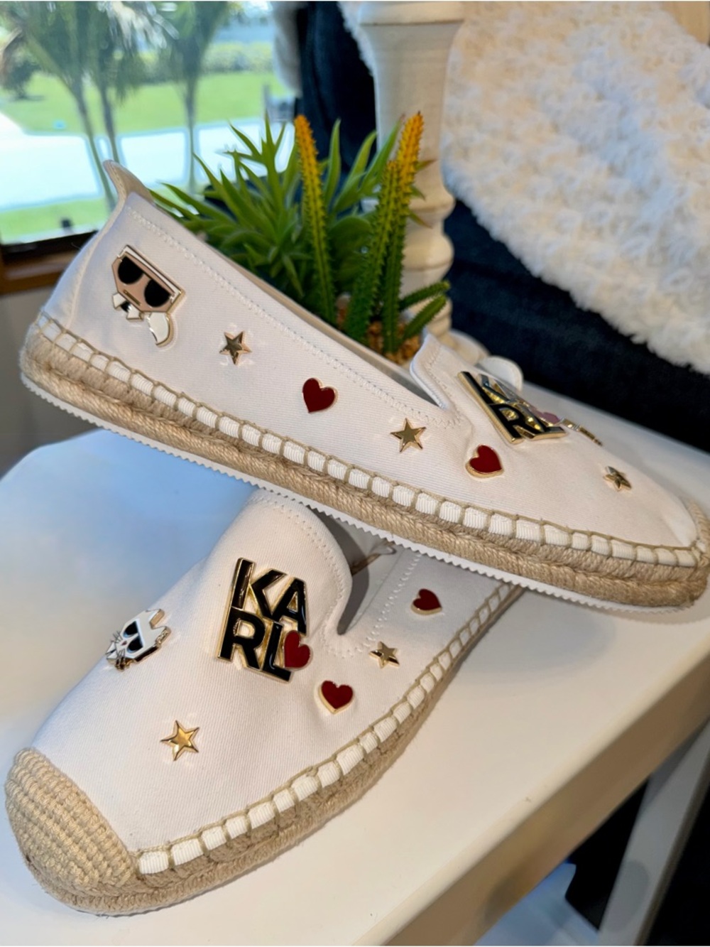 KARL LAGERFELD PARIS Women’s Embellished Slip-On Espadrilles Flats In White 9.5M - Picture 3 of 13